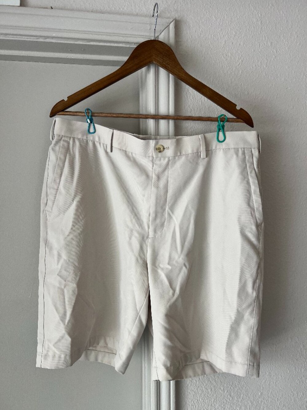 Men's Peter Millar Crown Sport Salem Performance Golf Shorts Size 36 Khaki